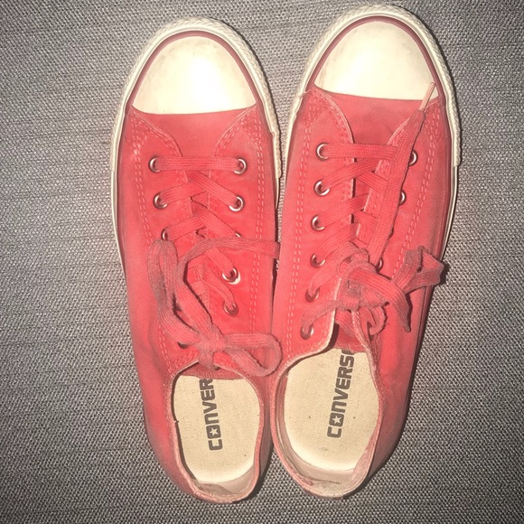Converse Shoes - Unisex red converse sz 6 1/2 men’s 8 1/2 women’s